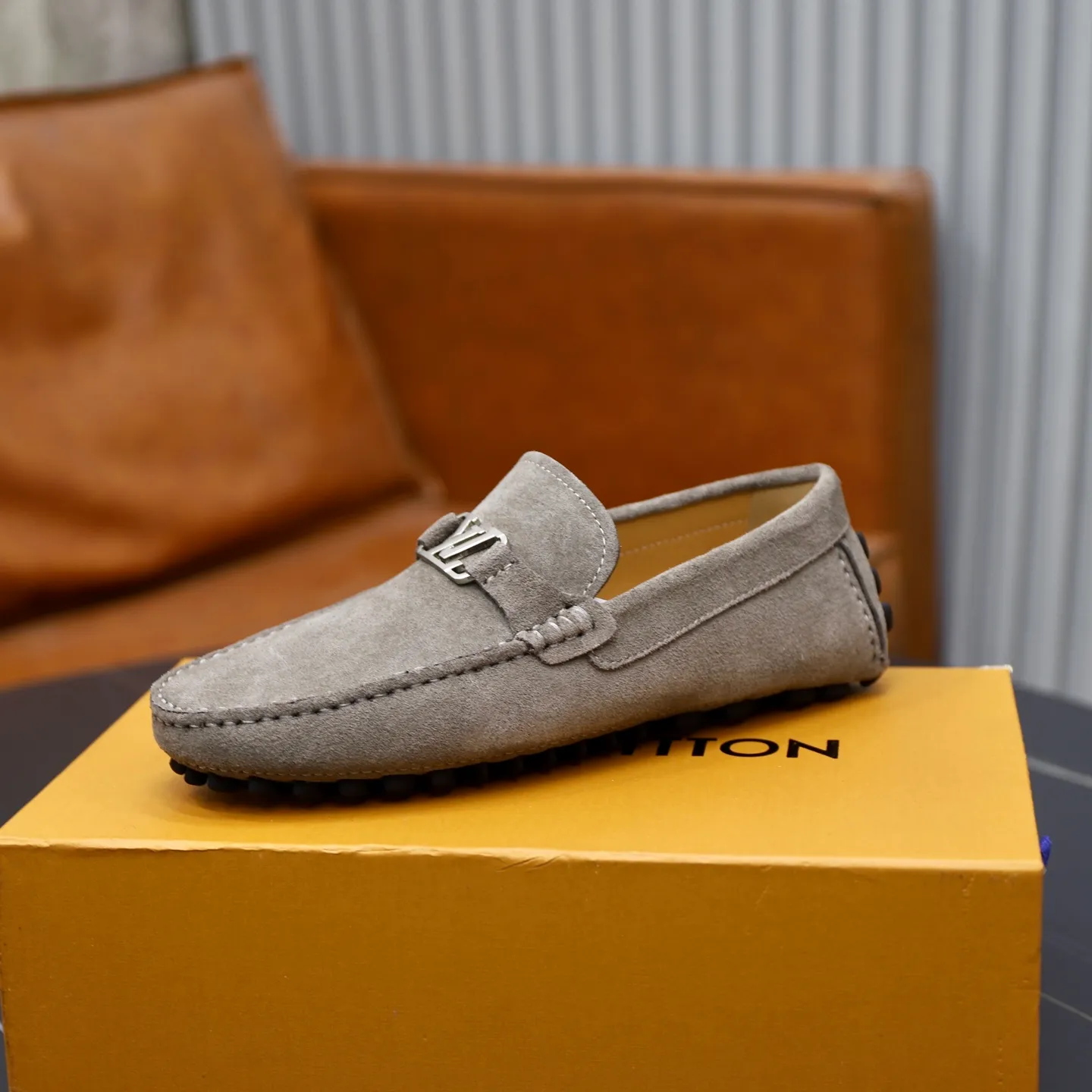 Ex-factory price: 480💰【LV】Louis Vuitton ⚠️High-end men’s driving and pedal series ⚠️38-44 (customized for 45) ⚠️All original cowhide leather! Thick and soft! Made entirely of calfskin lining! The latest non-slip beanie sole! Three-dimensional package technology! Fashionable and classic! Handicrafts! Original high quality! Feel free to compare!